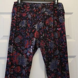 LuLaRoe black/blue/red patterned TC leggings